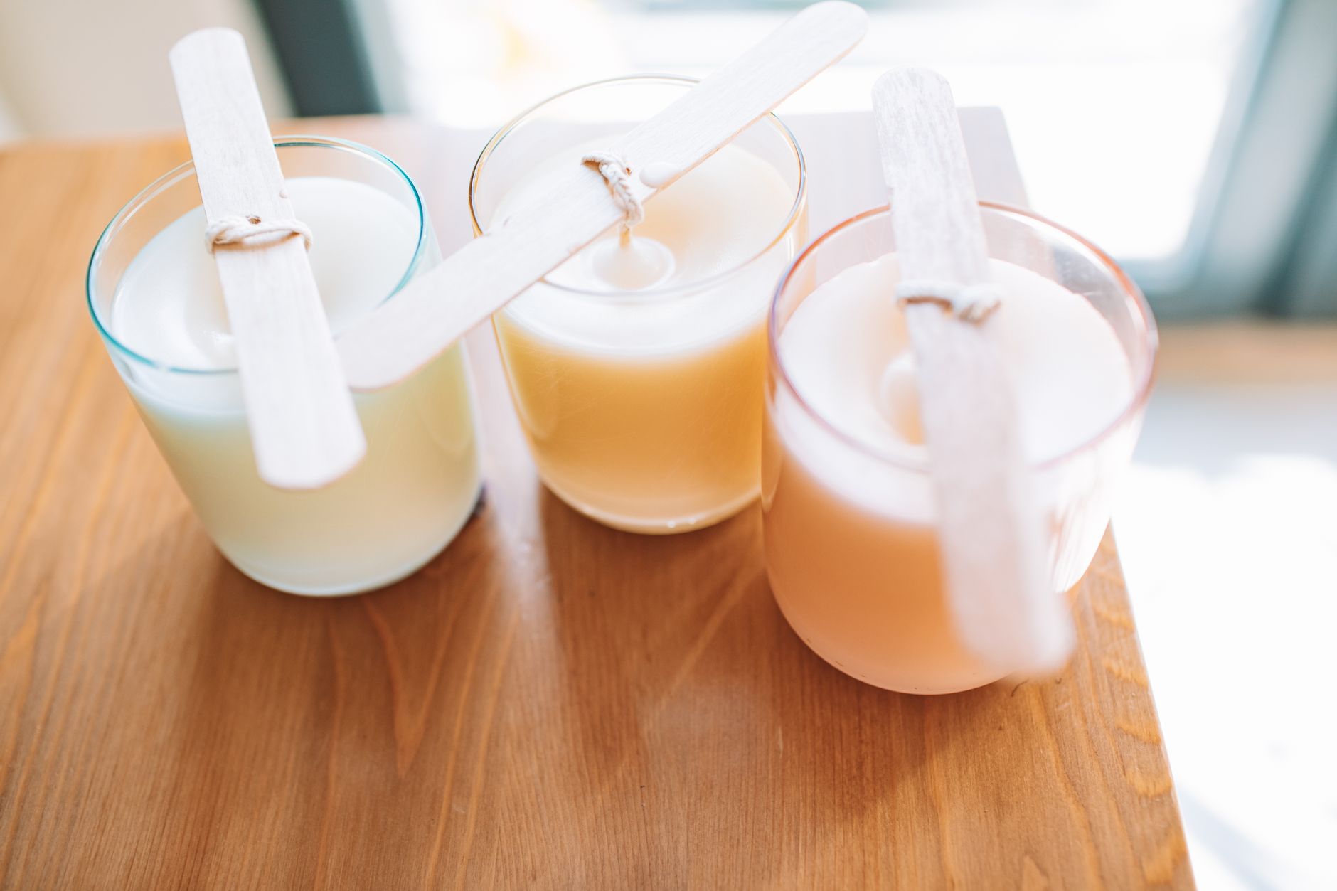 Candle Dyeing for Beginners: How to Colour Homemade Candles with Fruity, Vivid Hues